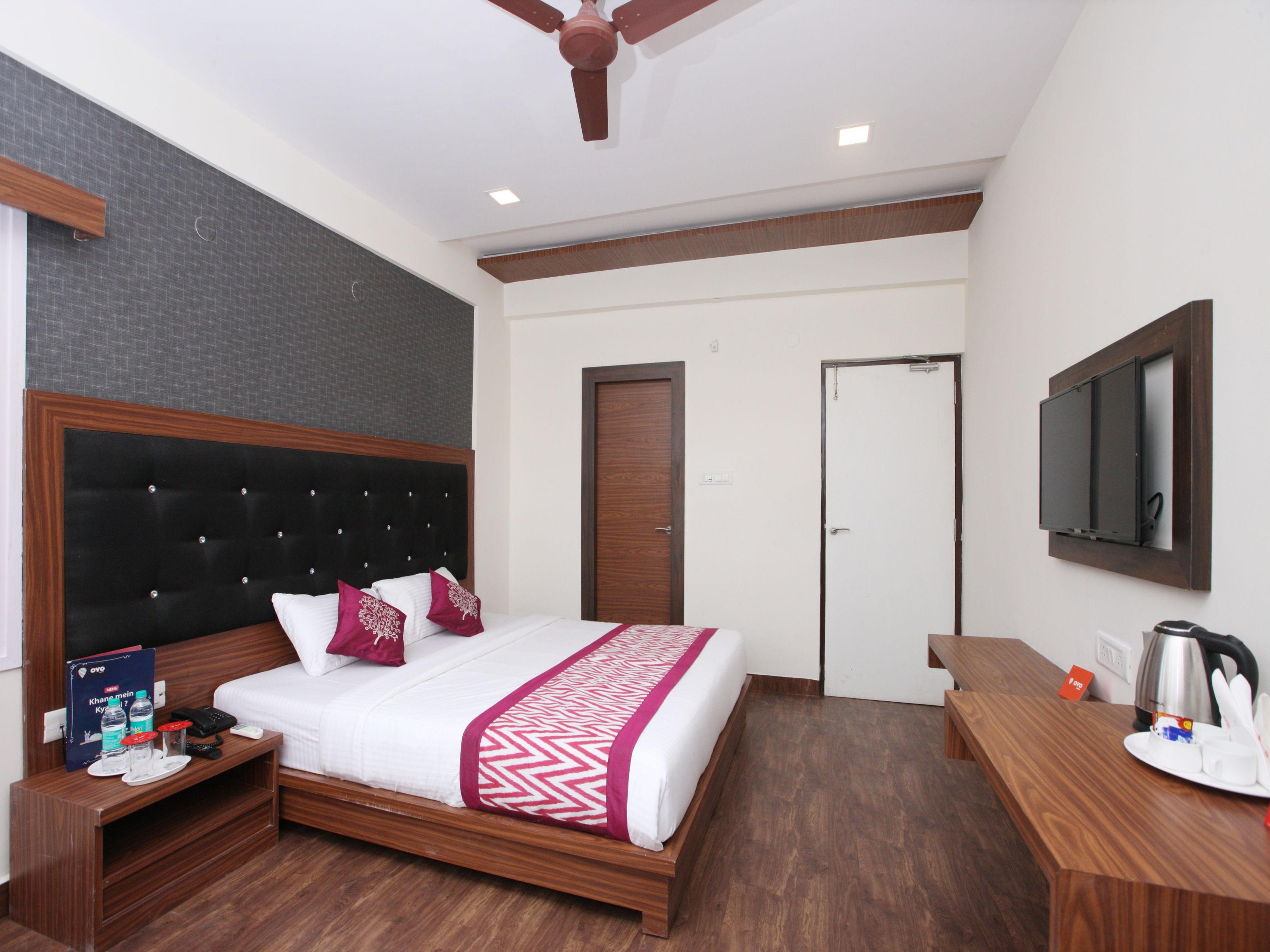 Oyo 14043 Star Hotel
