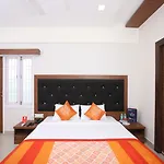 Oyo 14043 Hotel Star Holiday