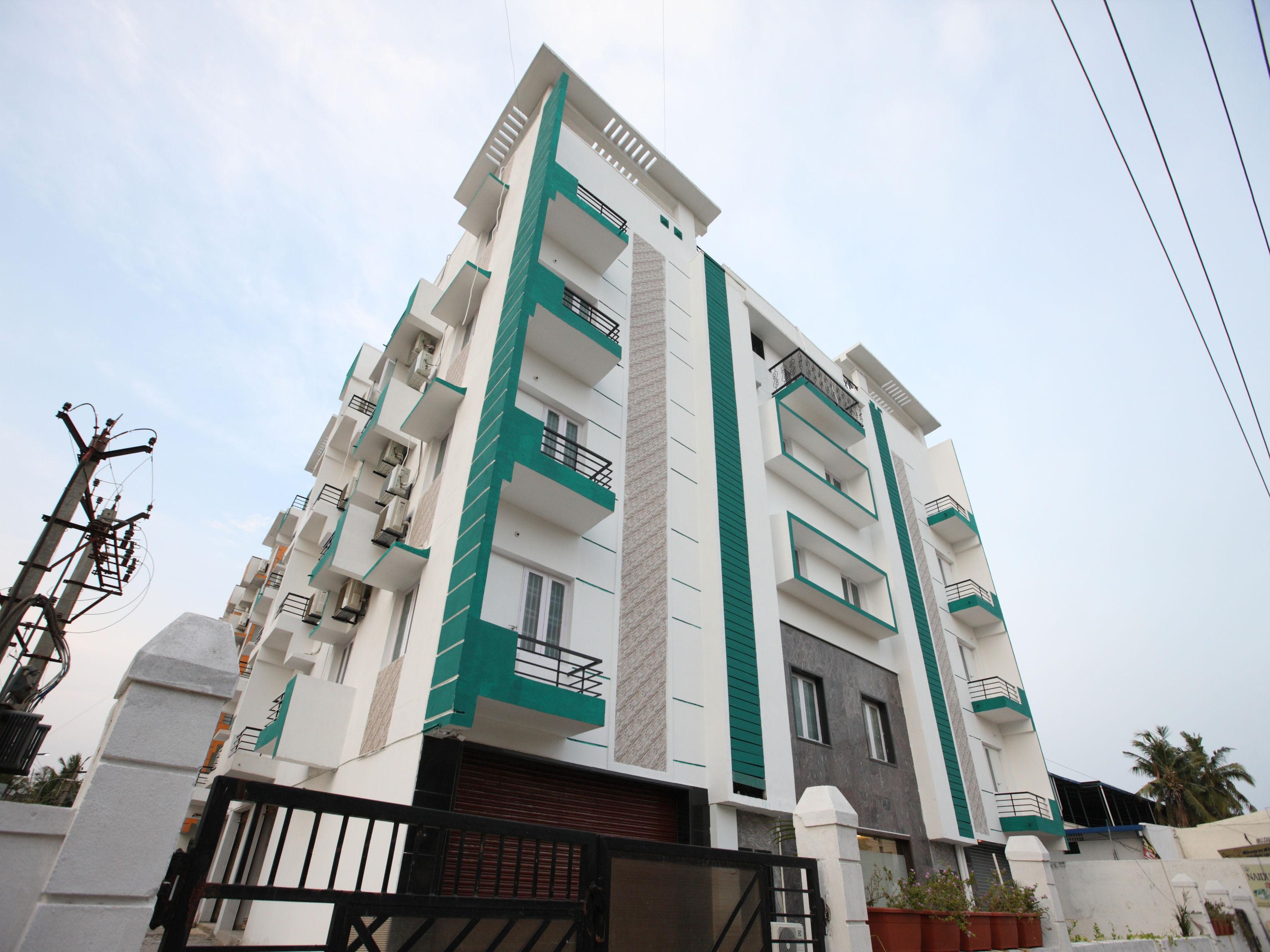 Oyo 14043 Star Hotel