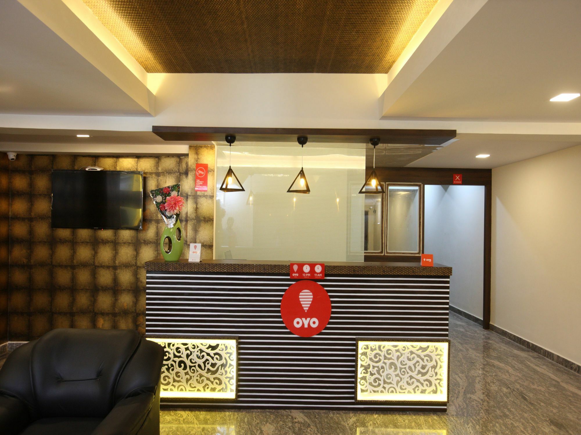 Oyo 14043 Star Hotel